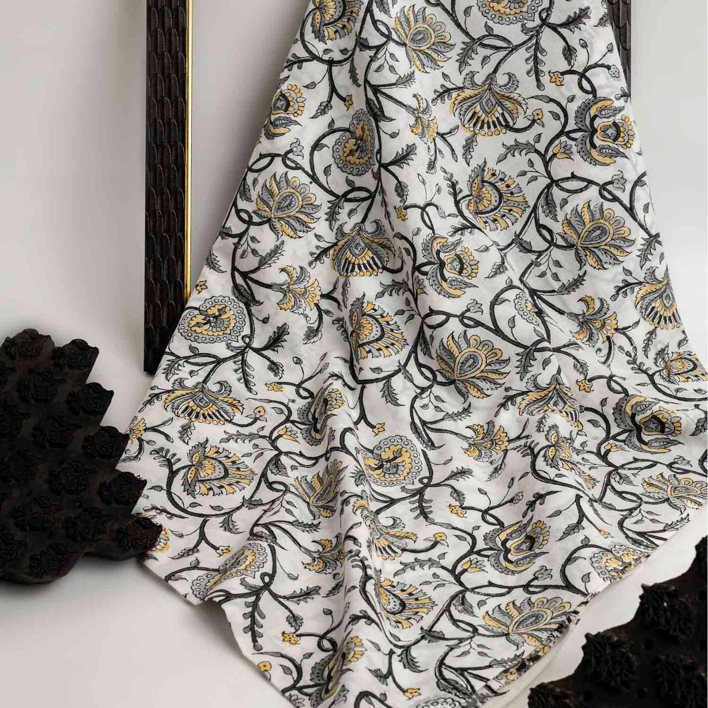 BLOCK PRINTED COTTON FABRIC BETEL JAAL 2